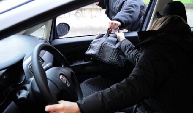 Priolo, scippa la borsa ad un'anziana: 50enne rintracciato e arrestato