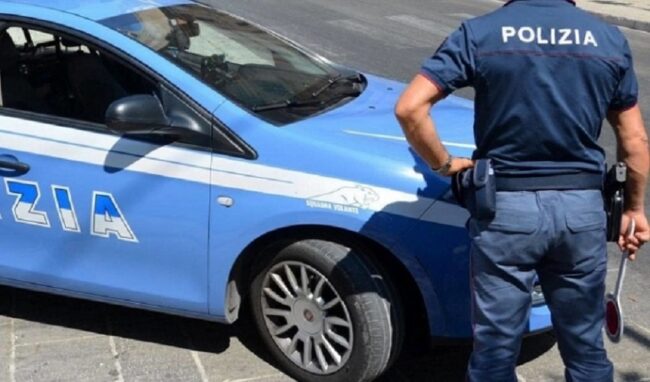 Siracusa, in tasca 4 dosi di cocaina, una pistola e 1.143 euro: denunciato