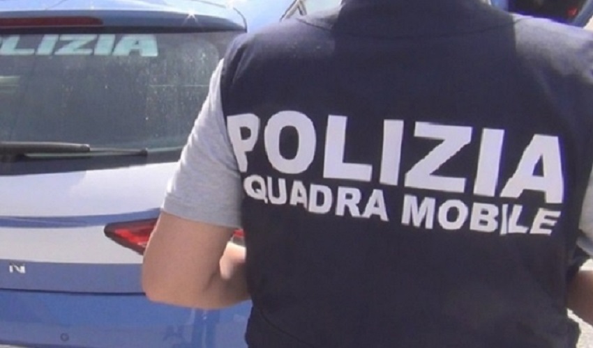 Siracusa, munizioni e droga in casa: denunciati due fratelli