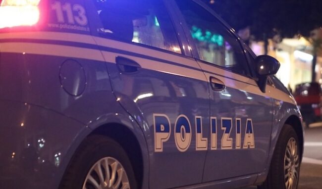 Siracusa, schiamazzi in piazza San Giuseppe: 26enne reagisce male all'arrivo dei poliziotti