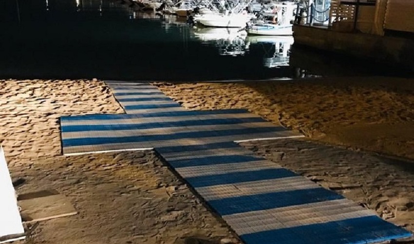 "Mare senza barriere" a Siracusa: passerelle in 4 spiagge per permettere a tutti l'ingresso in acqua