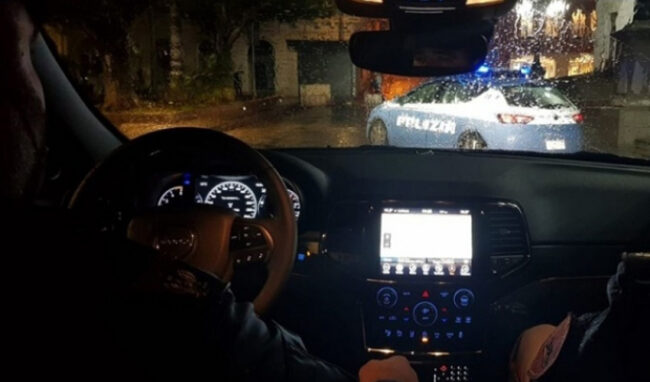 Controlli straordinari di Volanti e Reparto Prevenzione Crimine a Siracusa