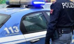 Schiaffi e calci ad anziano a cui stava rubando il decespugliatore: denunciato 69enne