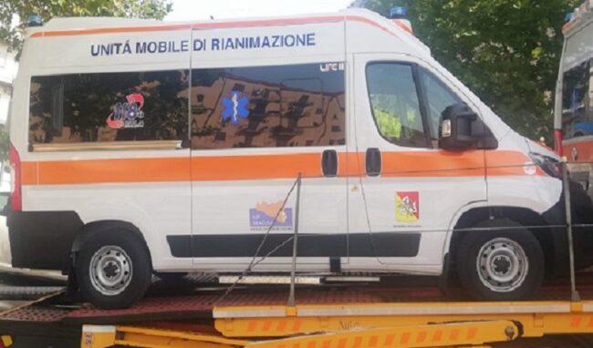 Siracusa, nuova ambulanza di ultima generazione per l'Umberto I