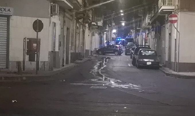 Trovato un cadavere in un garage a Lentini: indagano i Carabinieri
