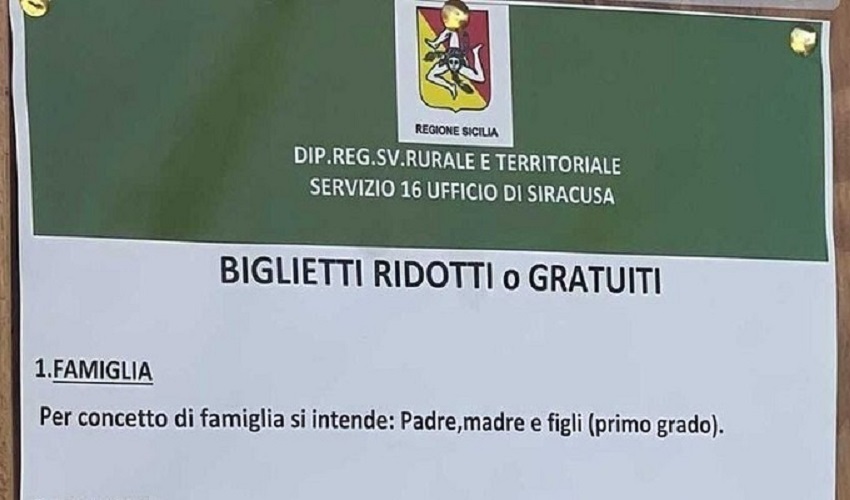 Alla spiaggia di Marianelli biglietti ridotti o gratuiti solo per famiglie tradizionali. Scoppia il caso