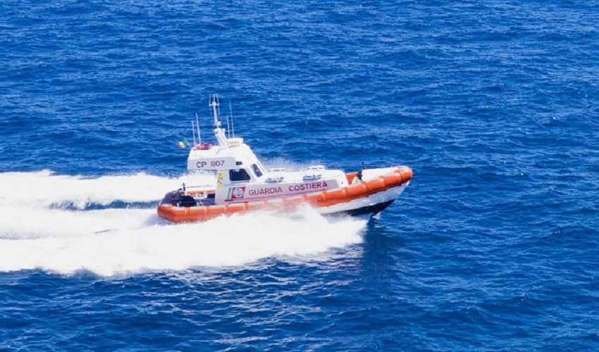 Bagnante disperso al Plemmirio: soccorso della Guardia Costiera