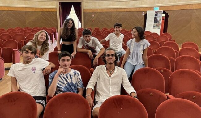 Al Teatro comunale gli studenti del Gargallo con "Non è amore"