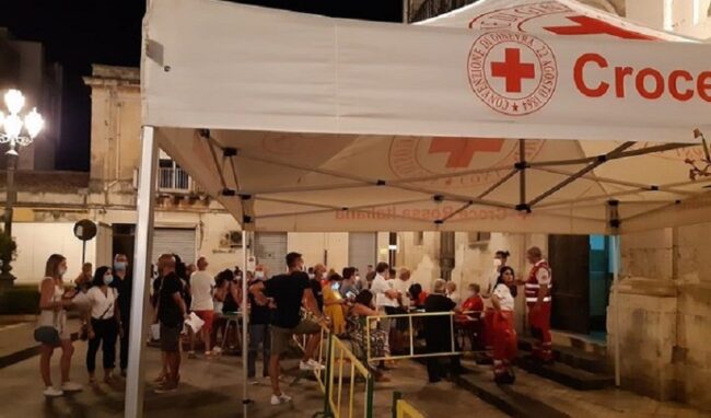 Serata di vaccinazione anticovid straordinaria in piazza Plebiscito a Solarino