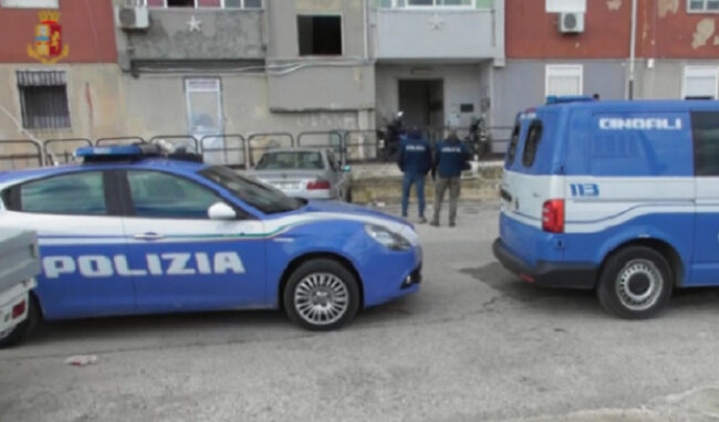 Controlli antidroga in via Santi Amato, arrestato 44enne