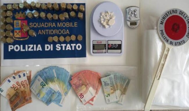 Controlli antidroga a Siracusa, arrestata 40enne e denunciato suo genero