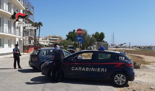 Inseguimento in centro a Pachino: 34enne trovato in possesso di un panetto di hashish