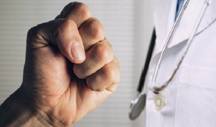 Aggressione al medico a Portopalo, l'Ordine organizza una “Manifestazione silente di camici bianchi”
