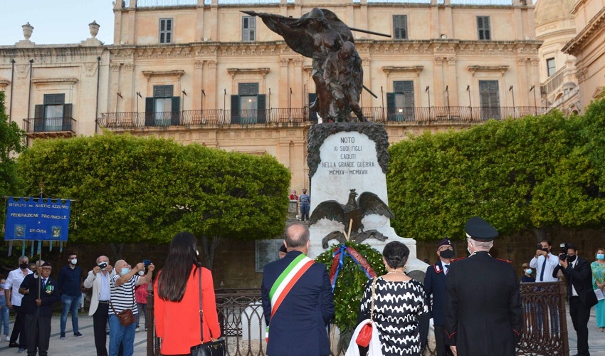 Riconsegnato alla città di Noto il il Monumento ai Caduti di piazza Landolina