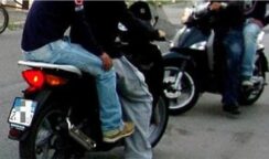 Sorpresi a bordo di uno scooter rubato, denunciati due minori di 14 e 16 anni