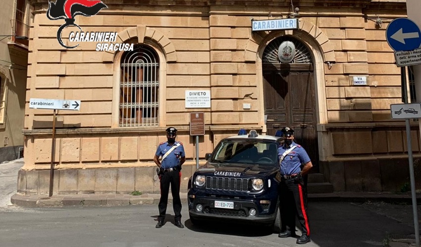 Positivi al covid, sorpresi per strada a Francofonte: denunciati 2 giovani