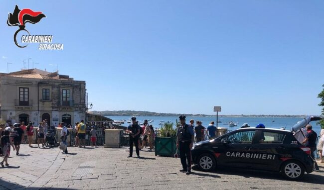 Lavoratore in nero con reddito di cittadinanza in una panineria di Ortigia: attività sospesa