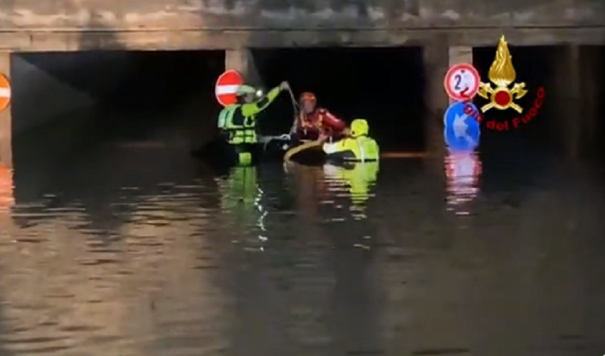 Auto intrappolata nel sottopasso del circuito: l'intervento di soccorso