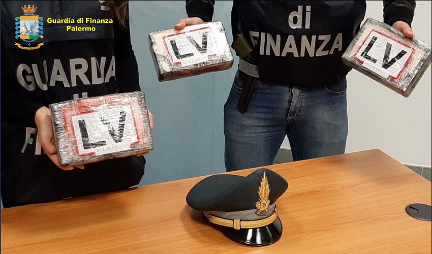 In casa 3,5 Kg di cocaina: arrestata coppia di coniugi a Palermo