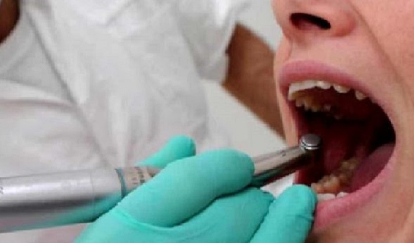 Dentista siracusano no vax sospeso ma continua ad esercitare: denunciato