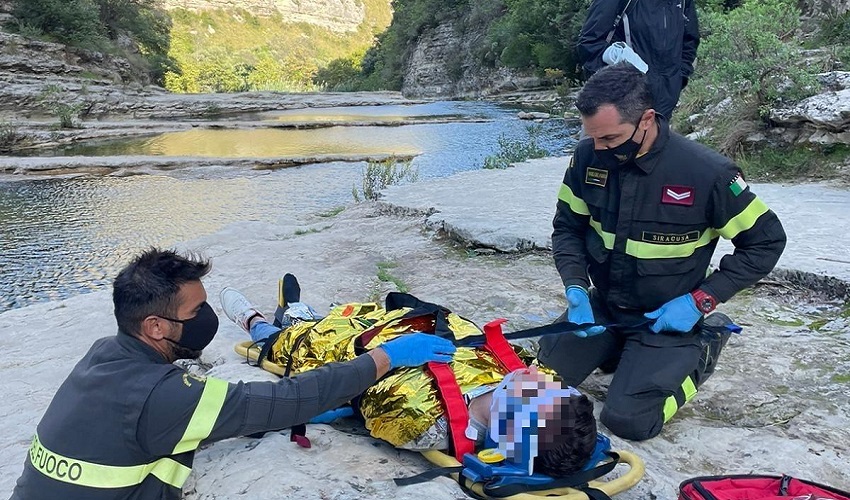 Soccorso a giovane turista ai laghetti di Cavagrande