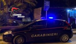 Lite fuori da un pub: uno dei 2 estrae una pistola e spara un colpo in aria: arrestato
