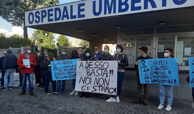 Pronto soccorso dell'Umberto I nel caos, sit in degli infermieri