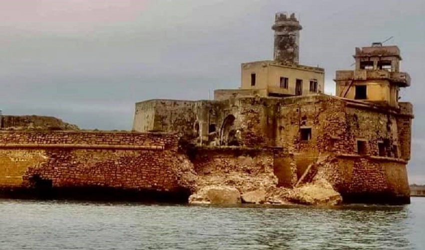 Crollo muro di cinta di Torre Avalos ad Augusta, il grido d'allarme di Paolo Giansiracusa