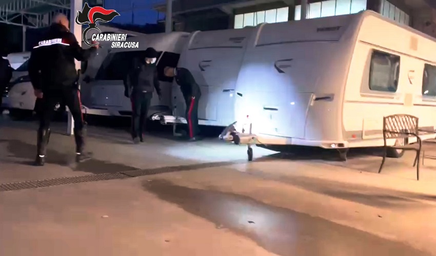 Controllo straordinario a Noto: sequestrato autolavaggio e perquisizioni a roulotte e camper