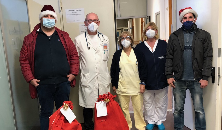 Regali di Natale per i piccoli ricoverati di pediatria di Lentini e Siracusa