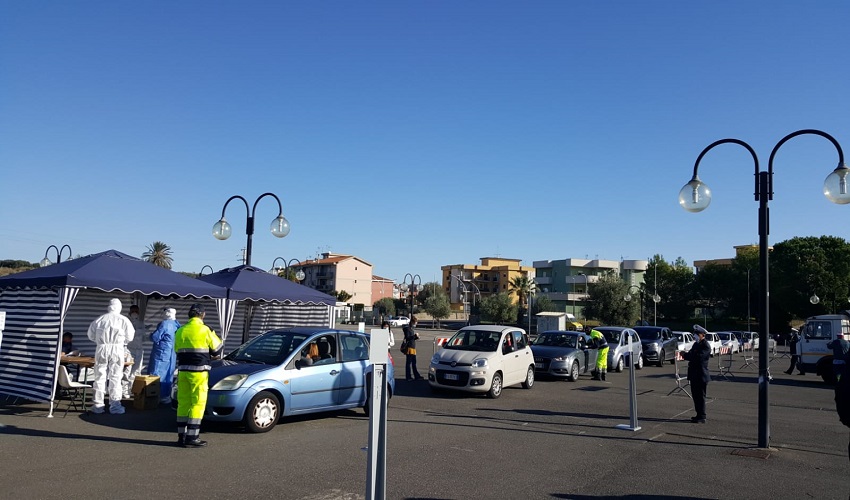 Hub vaccinali aperti a Capodanno a Siracusa e Portopalo