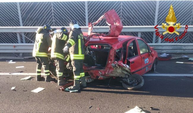 Grave incidente in autostrada: si aggrava il bilancio c'è un morto