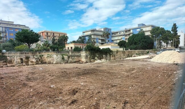 Latomia emersa dai lavori di un parcheggio, Granata: "Tracce della città antica da salvaguardare"