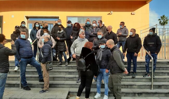 Lavoratori Gemar in piazza: per domani sit in davanti il tribunale