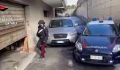 Violenza sessuale anche di gruppo, la vittima 20enne denuncia: 4 arresti