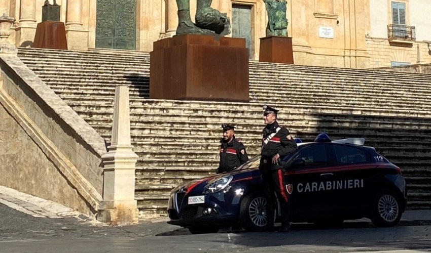 Un furto, un'estorsione e 2 rapine in pochi giorni: 47enne denunciato