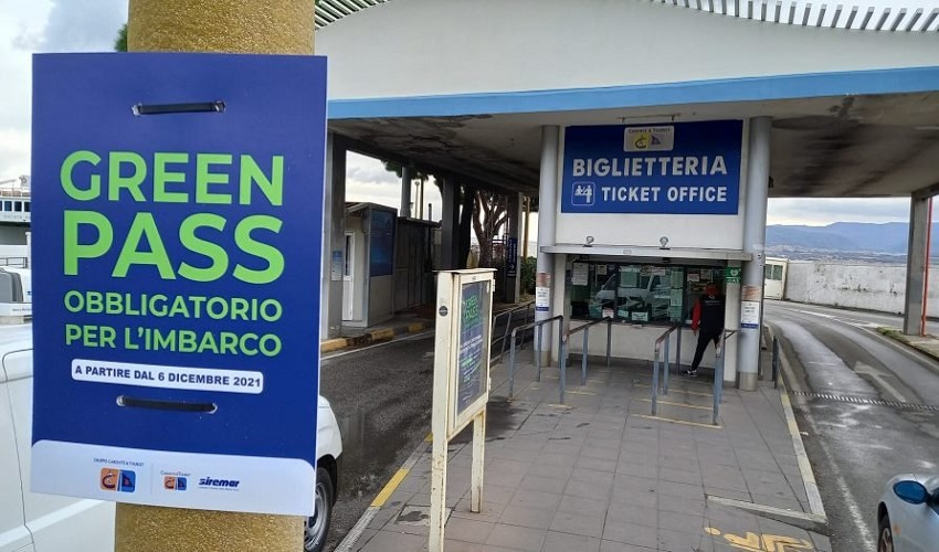 Attraversamento dello Stretto, dalle 14 consentito il passaggio senza green pass