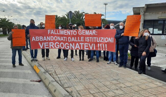 Fallimento Gemar, i lavoratori: "Lasciati soli da tutti. Vergognatevi"