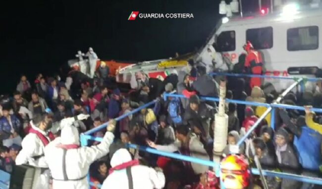 Tragico sbarco a Lampedusa: ci sono 7 morti