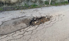 Manto stradale in pessime condizioni all'Arenella, il Comitato chiede l'intervento del Comune