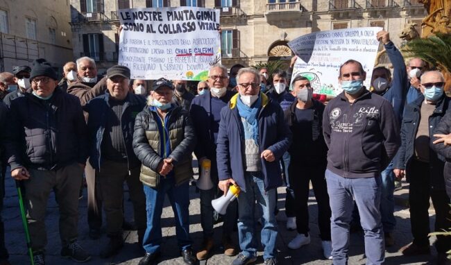 Canale Galermi, gli agricoltori di nuovo in piazza per rivendicare il diritto all'acqua