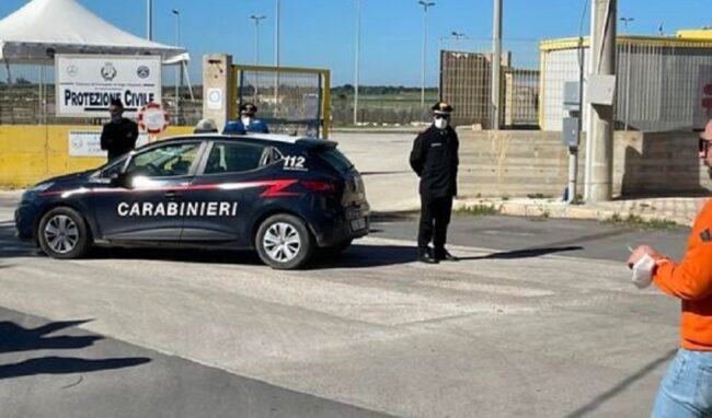 Allarme bomba all'hub vaccinale di Portopalo: evacuati operatori e utenti
