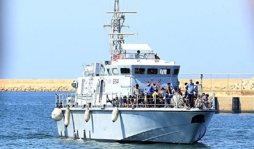 Nave Diciotti con 573 migranti a bordo verso Augusta