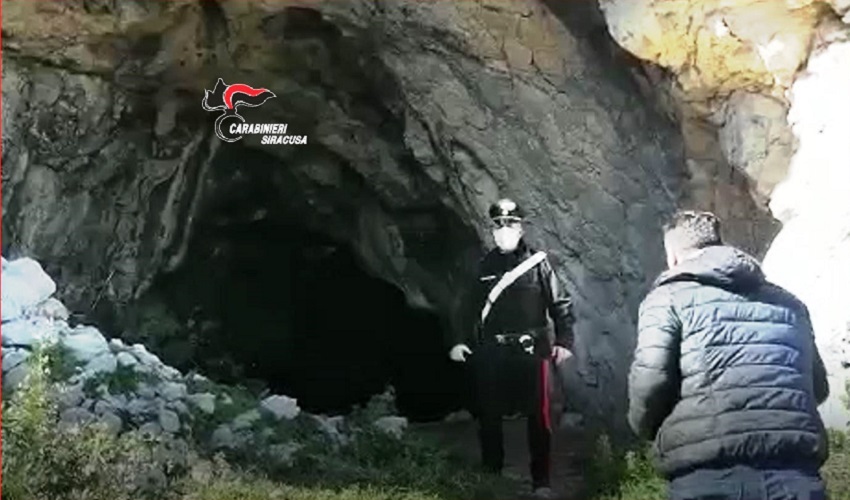 Resti umani di età preistorica rinvenuti in una grotta della Pillirina