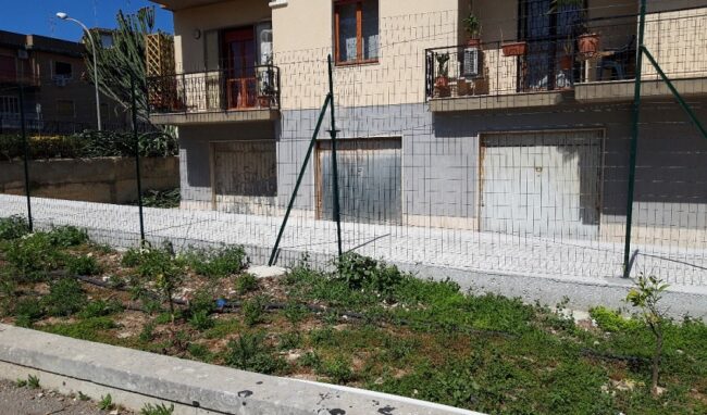 Allarme di Save Villa Reimann sulla manutenzione della proprietà: "Si ripristini il muro di confine nord"