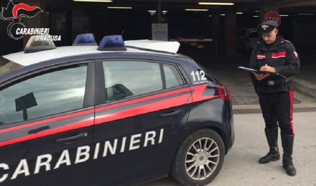 Evade i domiciliari per andare a passeggio: 28enne arrestato