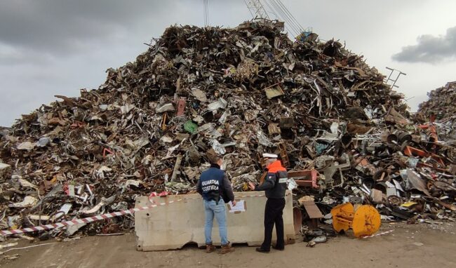 Sequestro di oltre 650 tonnellate di rottami ferrosi al porto di Augusta