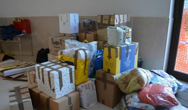 "Aiutaci ad aiutare": raccolta di farmaci e indumenti per il popolo ucraino