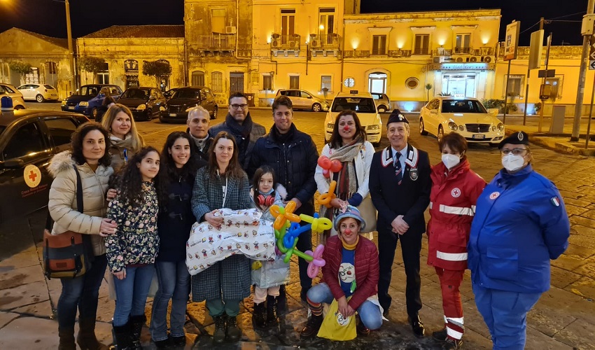 Siracusa accoglie una giovane donna e la sua bimba, ucraine in fuga dalla guerra