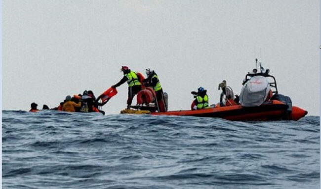 Ocean Viking verso Augusta: a bordo 157 migranti